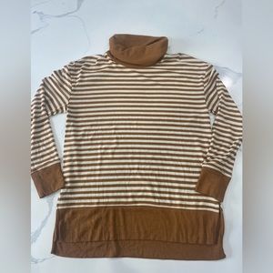 NEW GAP Women’s (M) stripped turtleneck
